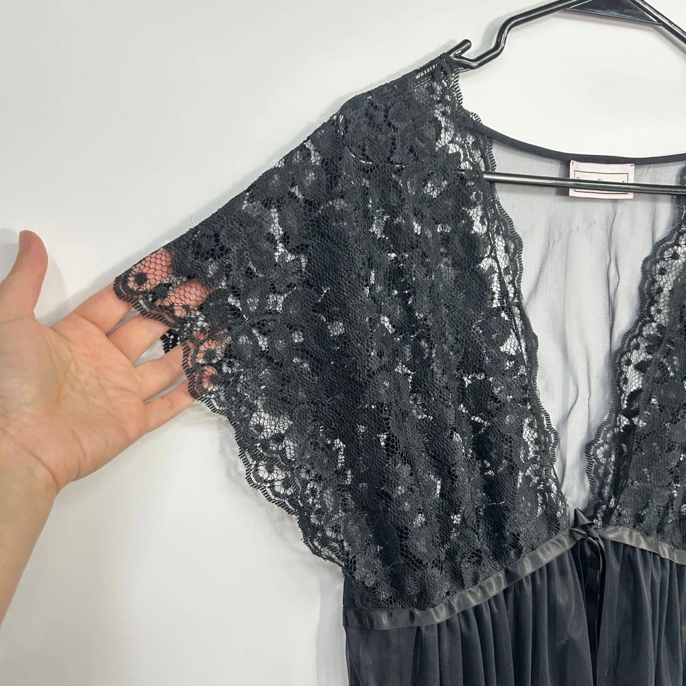Vintage Sheer Lace Long Robe Petite Small Black Goth Romantic Noir Boudoir Layer